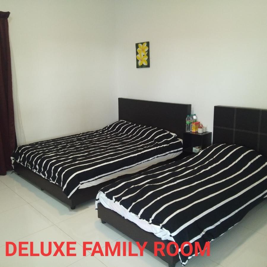 Aleesa Roomstay Pasir Puteh Exteriör bild