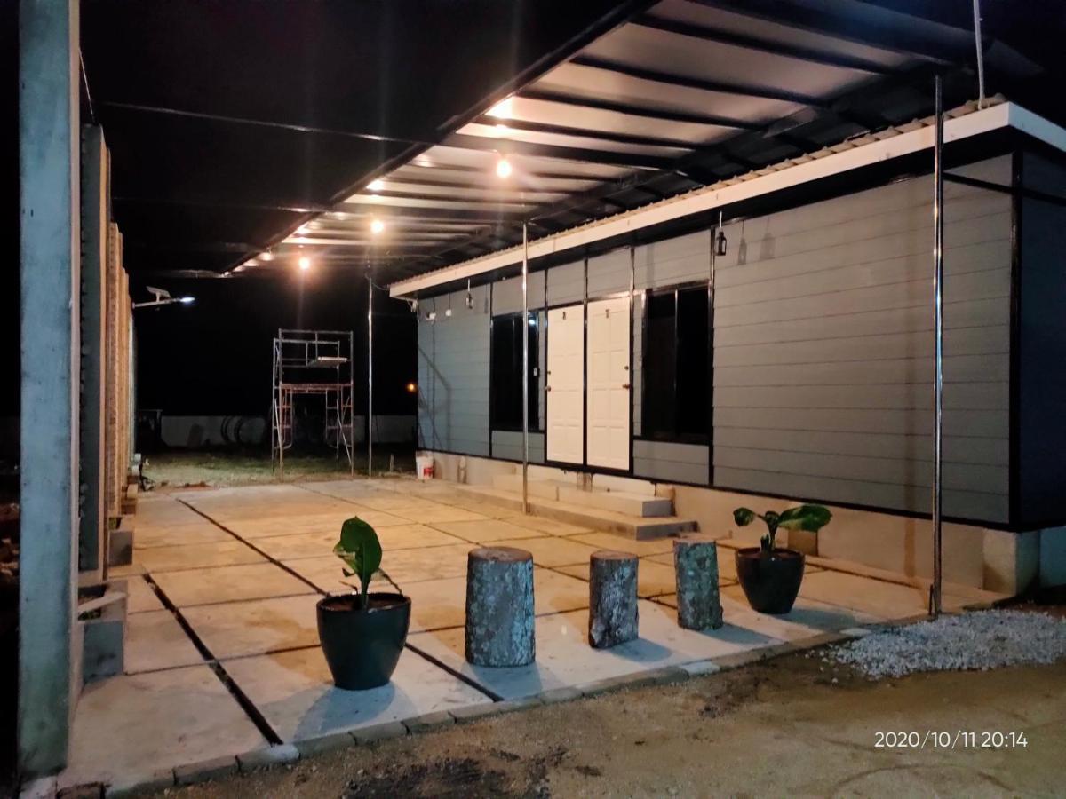 Aleesa Roomstay Pasir Puteh Exteriör bild