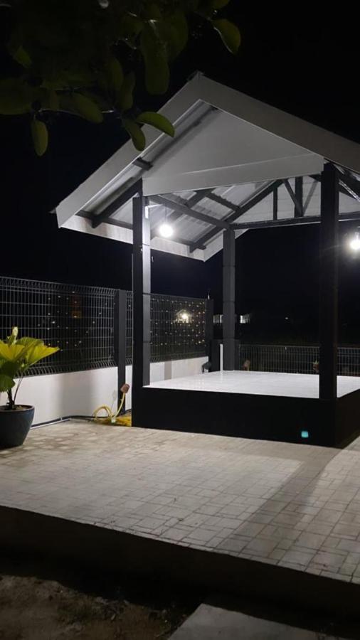 Aleesa Roomstay Pasir Puteh Exteriör bild