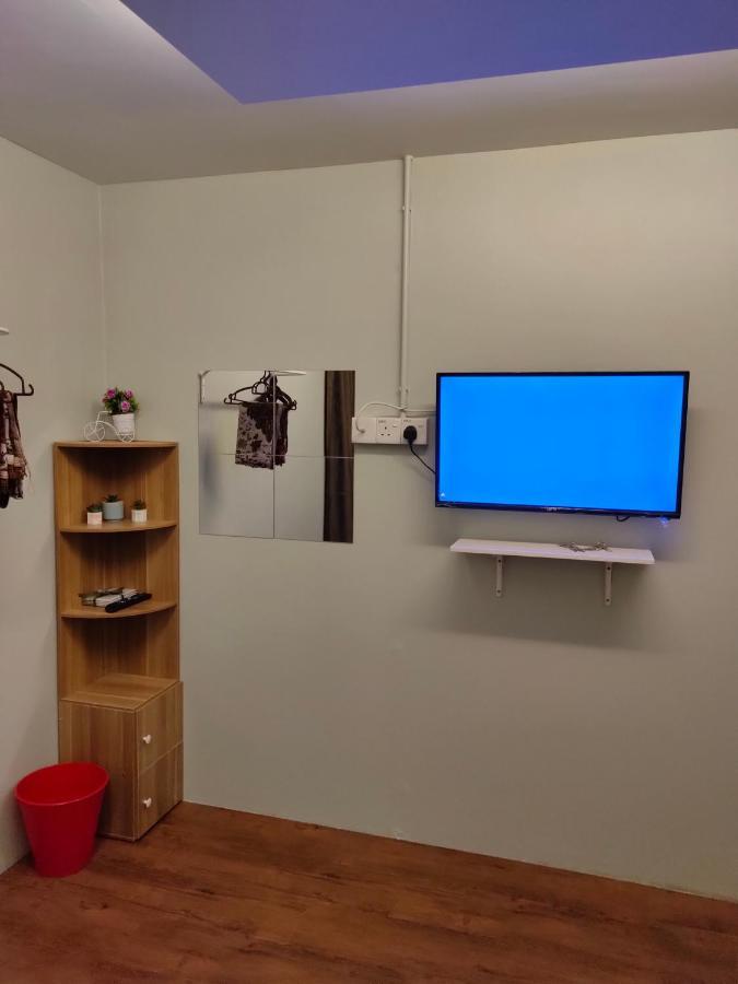 Aleesa Roomstay Pasir Puteh Exteriör bild