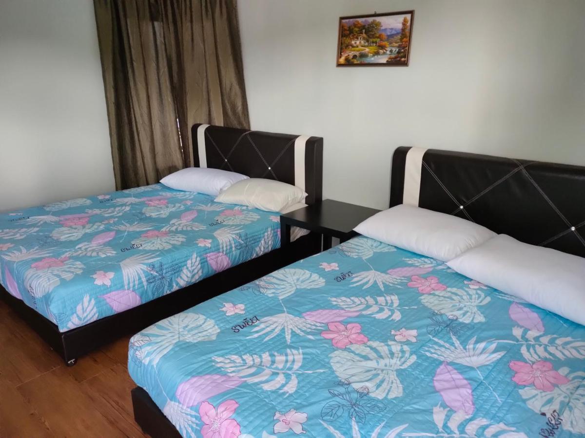 Aleesa Roomstay Pasir Puteh Exteriör bild