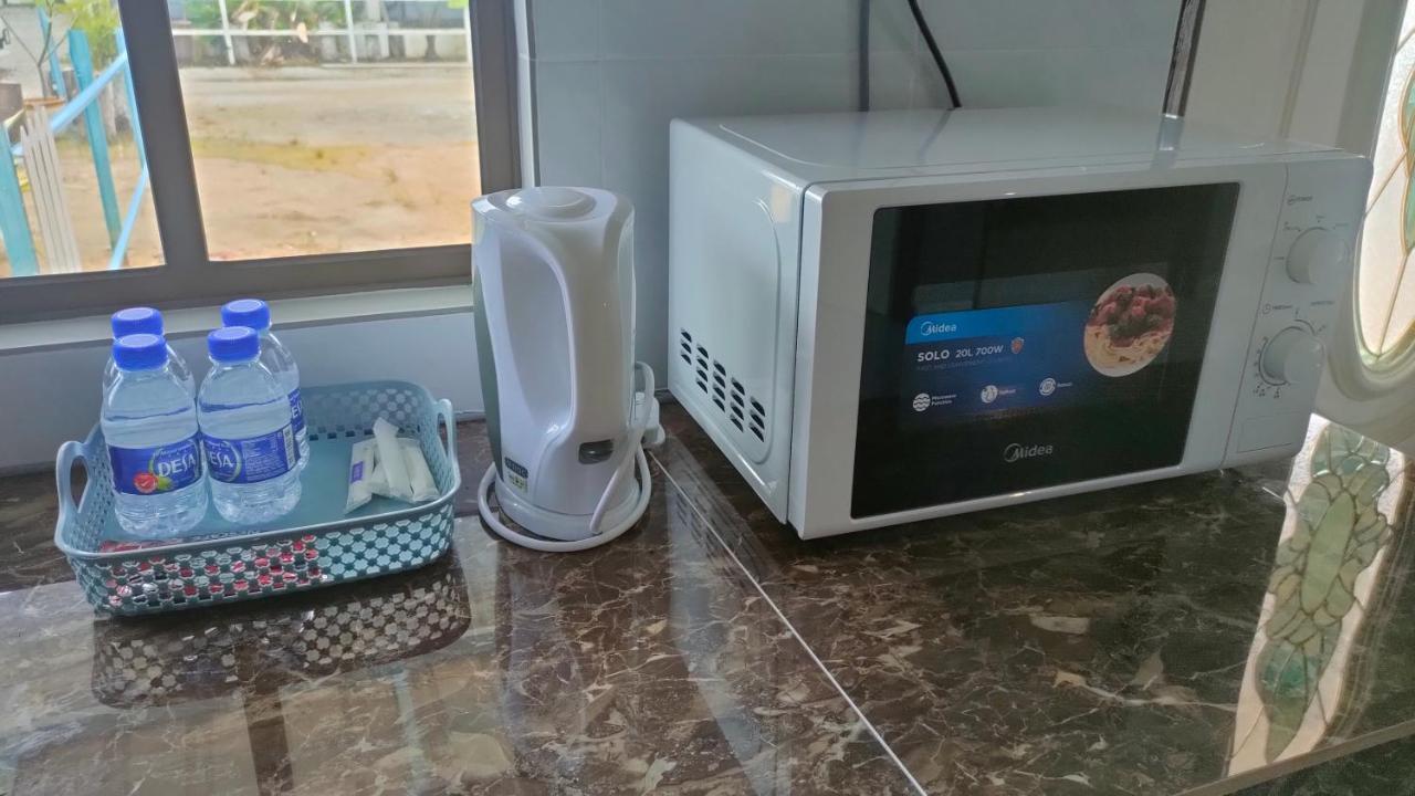 Aleesa Roomstay Pasir Puteh Exteriör bild
