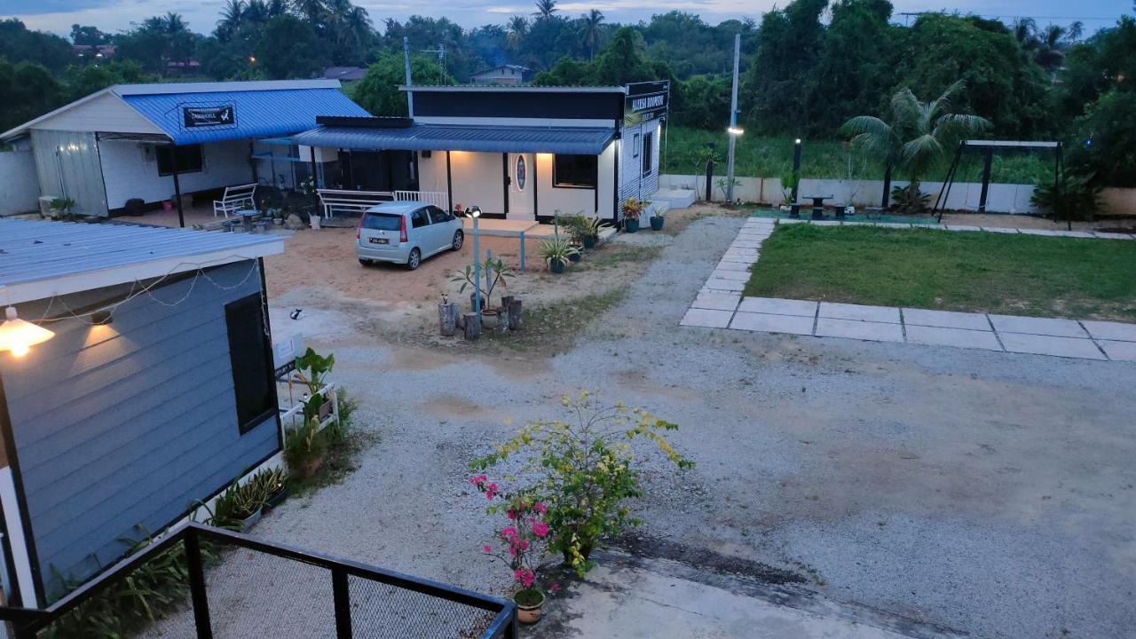 Aleesa Roomstay Pasir Puteh Exteriör bild