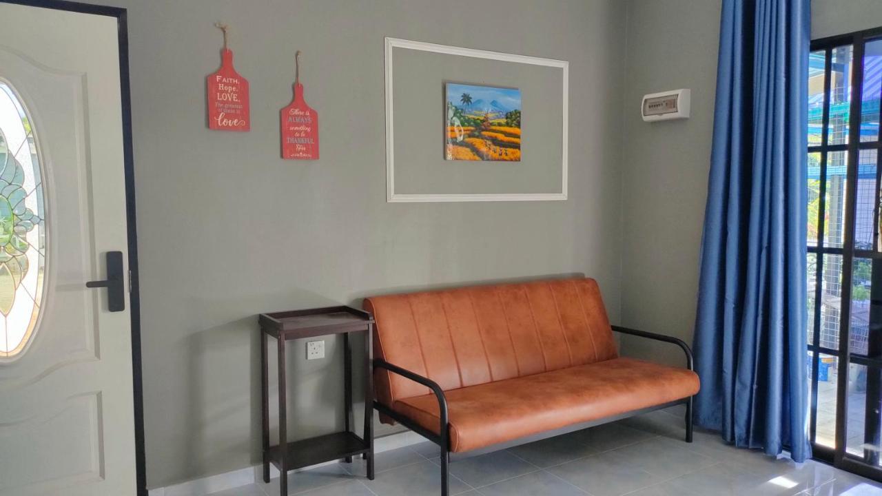 Aleesa Roomstay Pasir Puteh Exteriör bild
