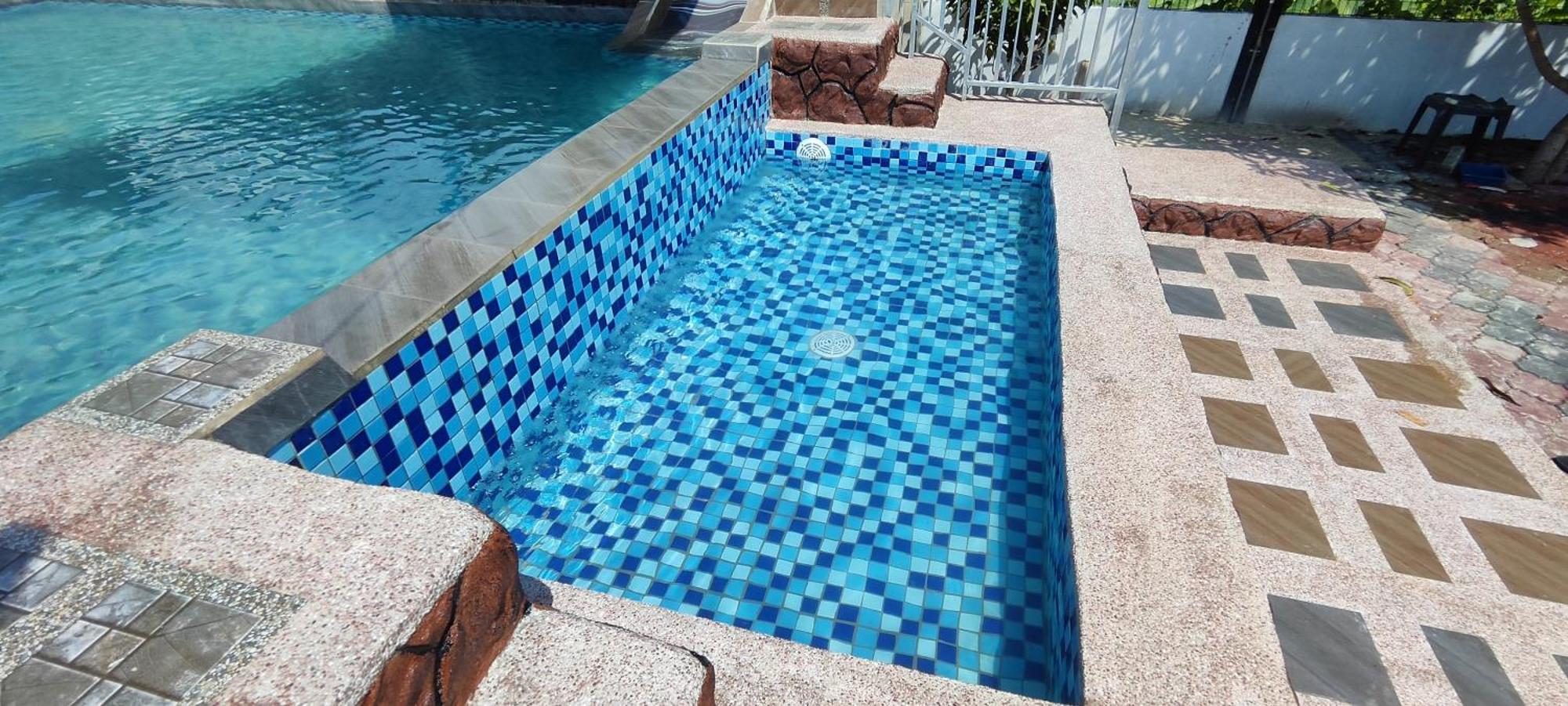 Aleesa Roomstay Pasir Puteh Exteriör bild
